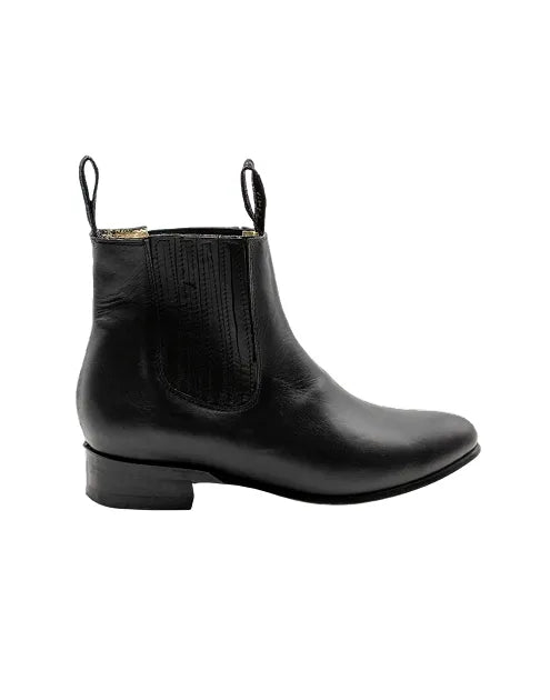 Chelsea Boots with a Refined Silhouette